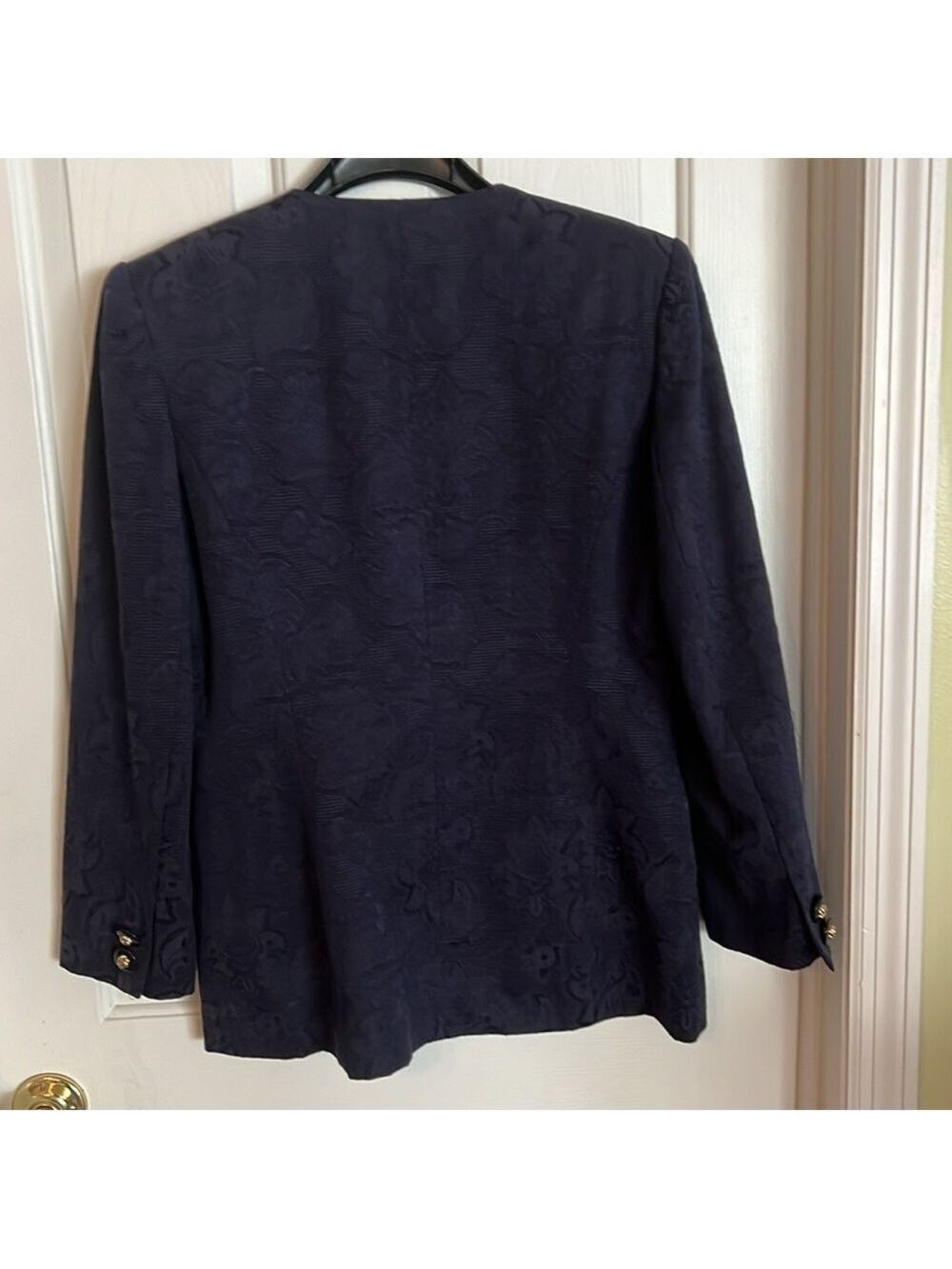 Executive Collection blazer. Navy. Size 8. - Picture 5 of 11